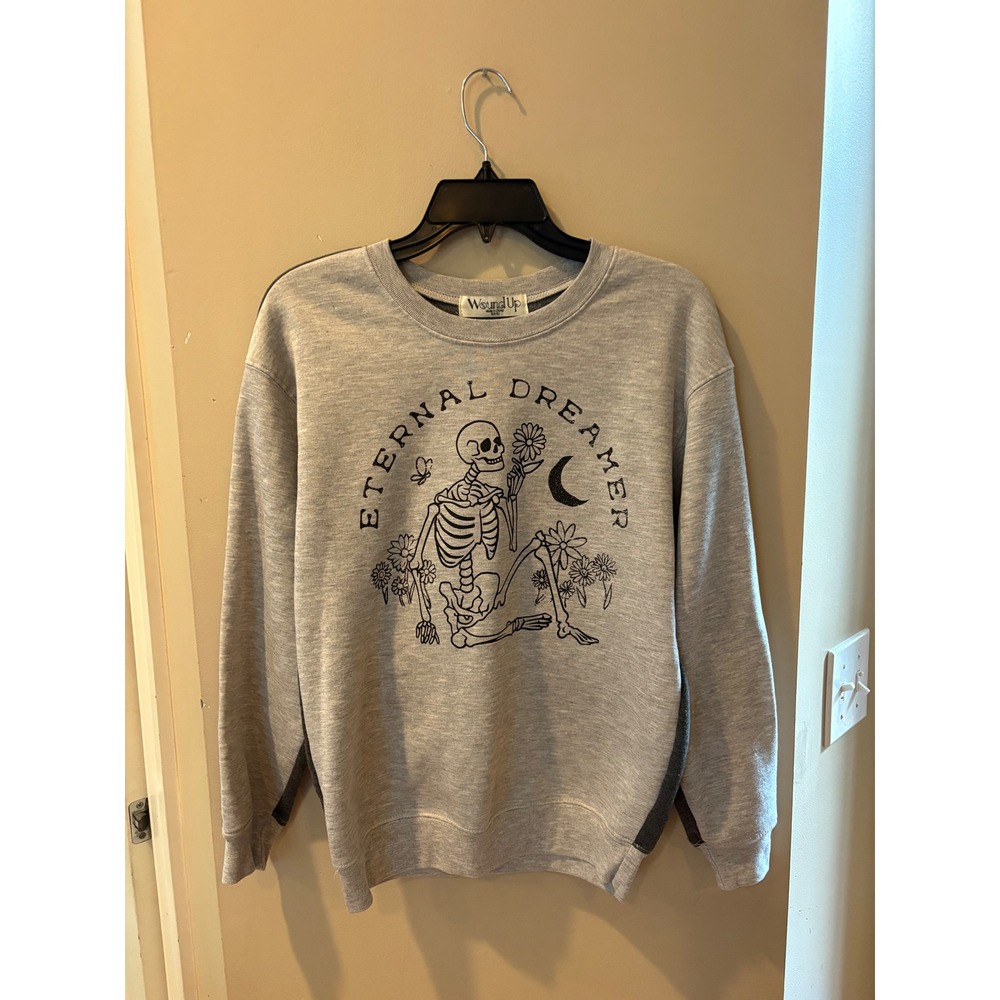 Wound Up Eternal Dreamer Skeleton‎ Graphic Sweatshirt Gray Two Tone Halloween S